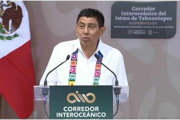 Reciben con rechiflas a Salom&oacute;n Jara en gira presidencial