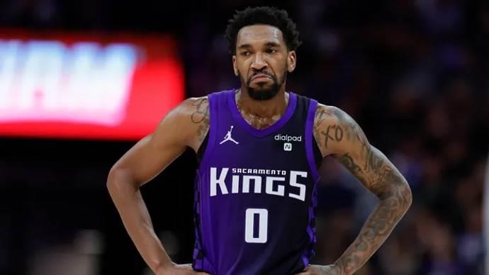 Renovación millonaria a Malik Monk