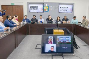 Presentan alcaldes un reporte de da&ntilde;os a Waldo y Judith