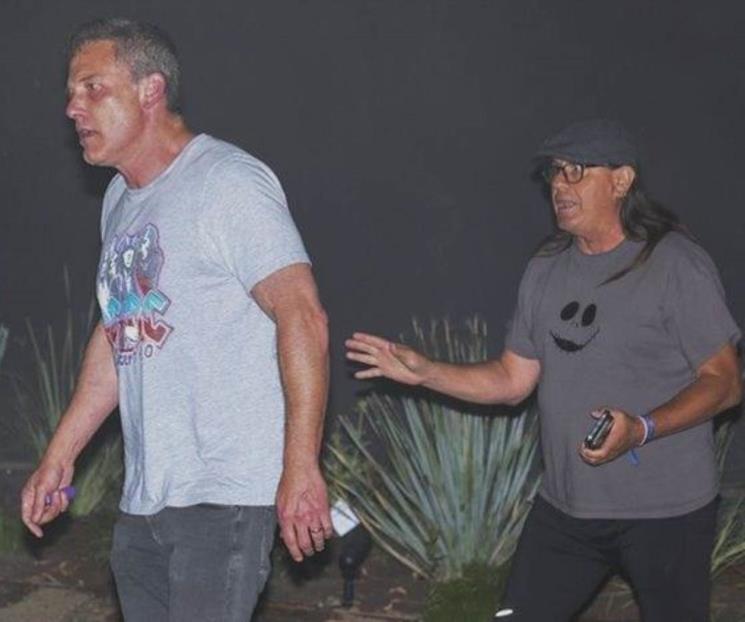 Ben Affleck enfurece y confronta a paparazzis afuera de casa de JLo