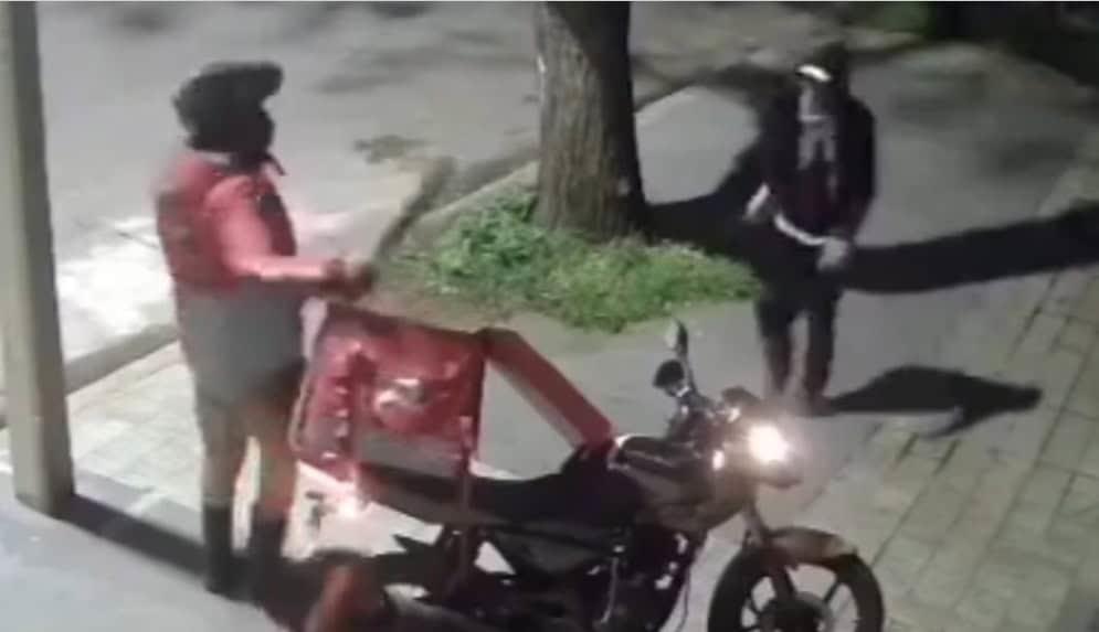 Se defiende con machete de un intento de asalto en Uruguay