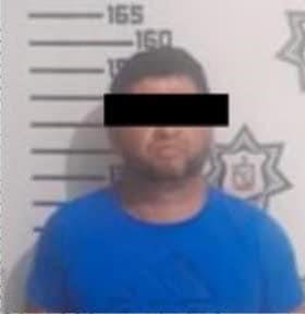 Detienen a dos con un arma de fuego
