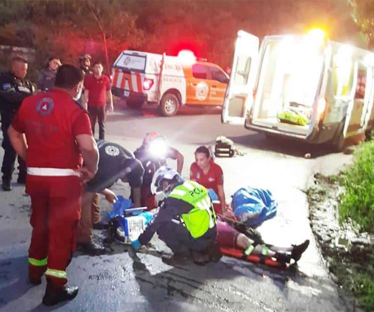 Mueren madre e hija al caer auto a Presa La Boca