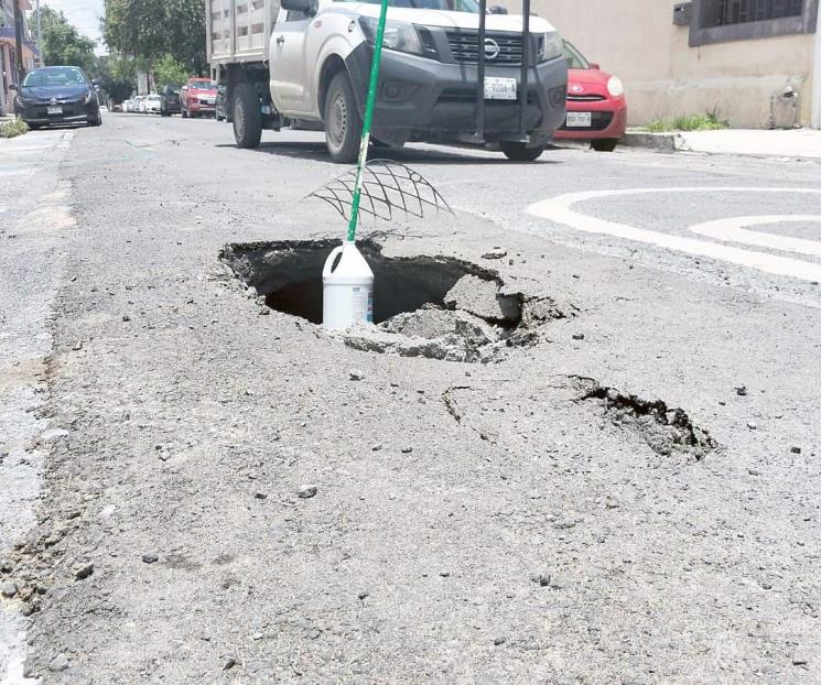 Atiborran baches al área metropolitana de Monterrey