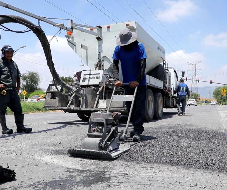 Inician en Escobedo un operativo de bacheo