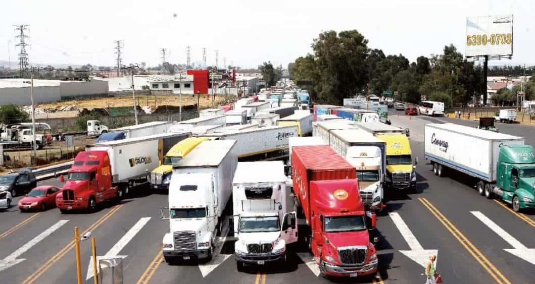 Transportistas cancelan en algunos puntos el paro de este viernes