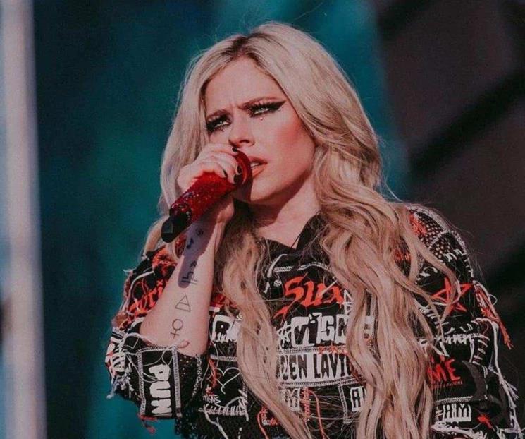 Avril Lavigne recibe el honor civil de la Orden de Canadá Avril Lavigne recibe el honor civil de la Orden de Canadá