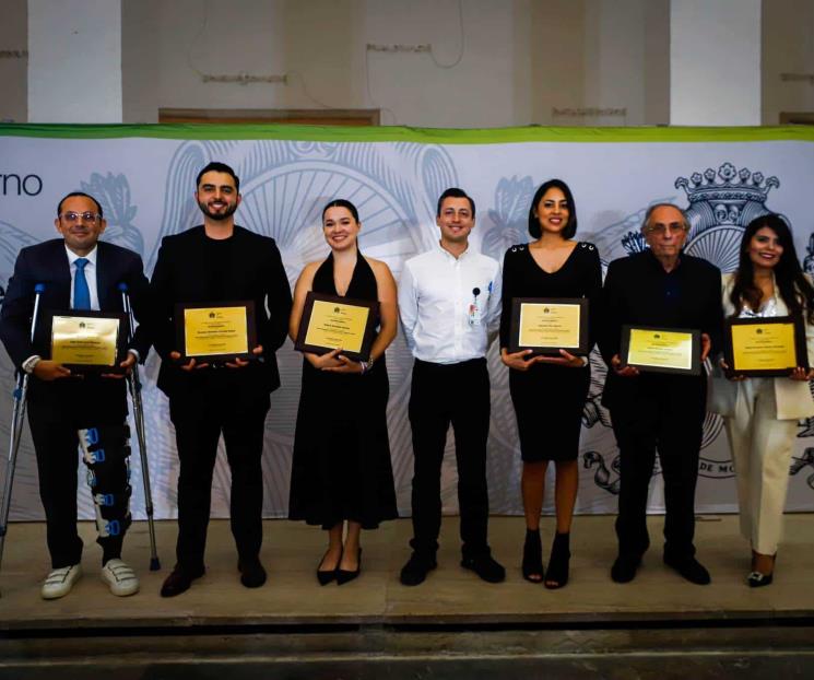 Entrega Colosio la Medalla al Mérito Emprendedor