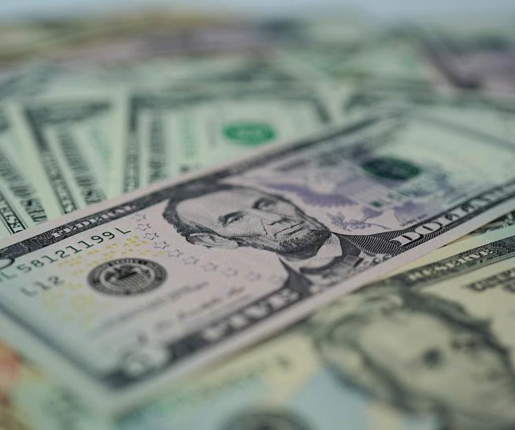 Precio del dólar abre este martes en 18.32 pesos al mayoreo