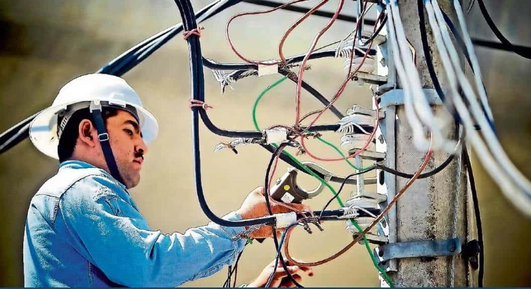 Ante Beryl, Telmex y Telcel despliegan plan de contingencia