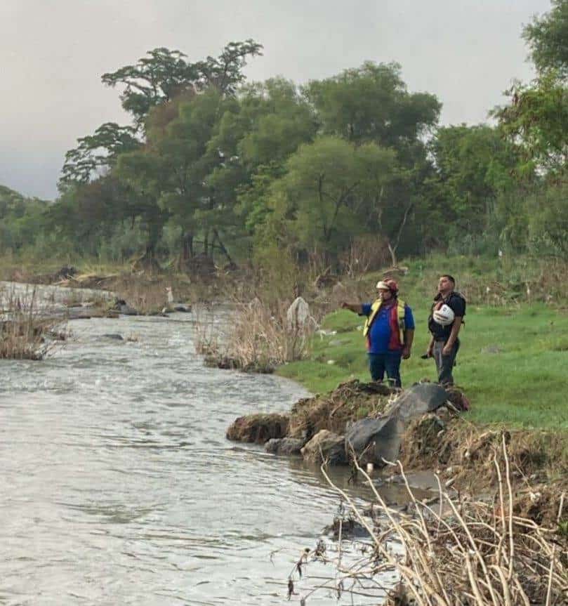 Aunque, hasta el momento no existe una denuncia oficial, los puestos de socorro de varios municipios, continuaron el operativo de búsqueda de un hombre que presuntamente fue arrastrado por la corriente en el municipio de Juárez.