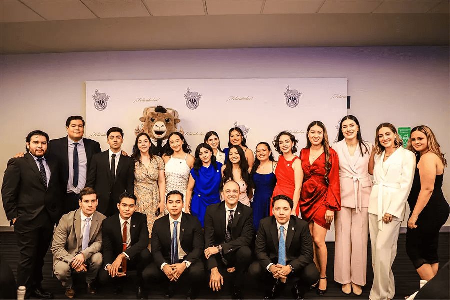 ¡De excelencia! Egresan del Tec con Premio Ceneval ¡De excelencia! Egresan del Tec con Premio Ceneval