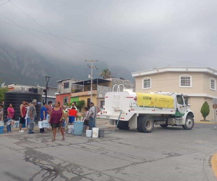Reparte UDEM más de 166 mil litros de agua Reparte UDEM más de 166 mil litros de agua