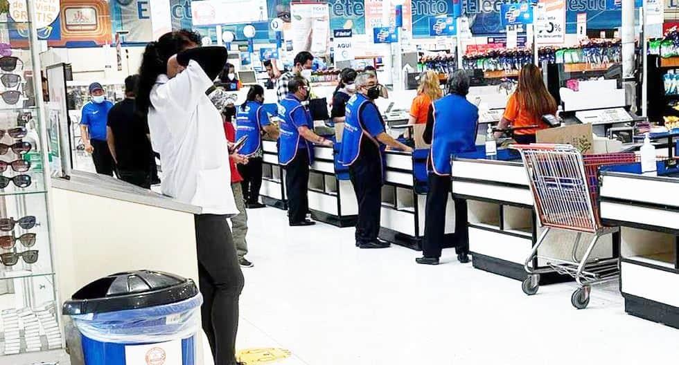 Pide Monreal a tiendas de autoservicio aplicar ‘Ley silla’