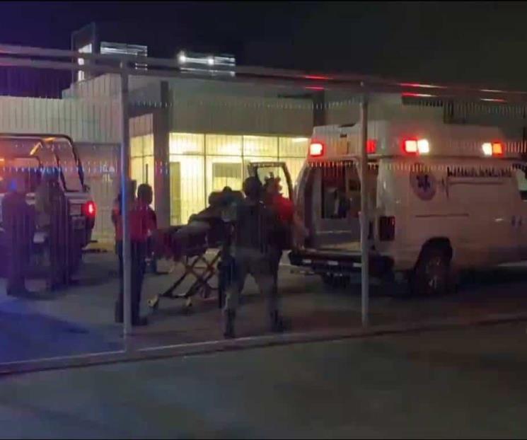 Se refugia en comandancia de Policía tras ser atacado a balazos