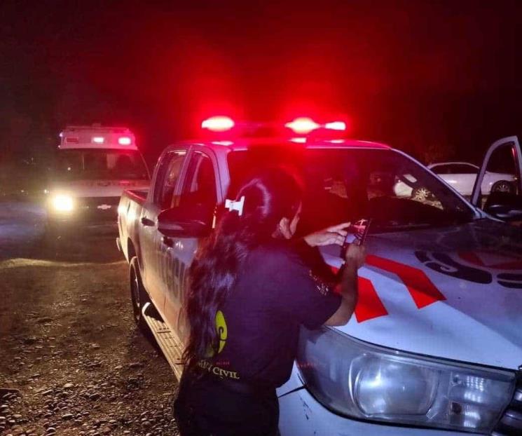 Rescatan a pareja arrastrada por la corriente Rescatan a pareja arrastrada por la corriente