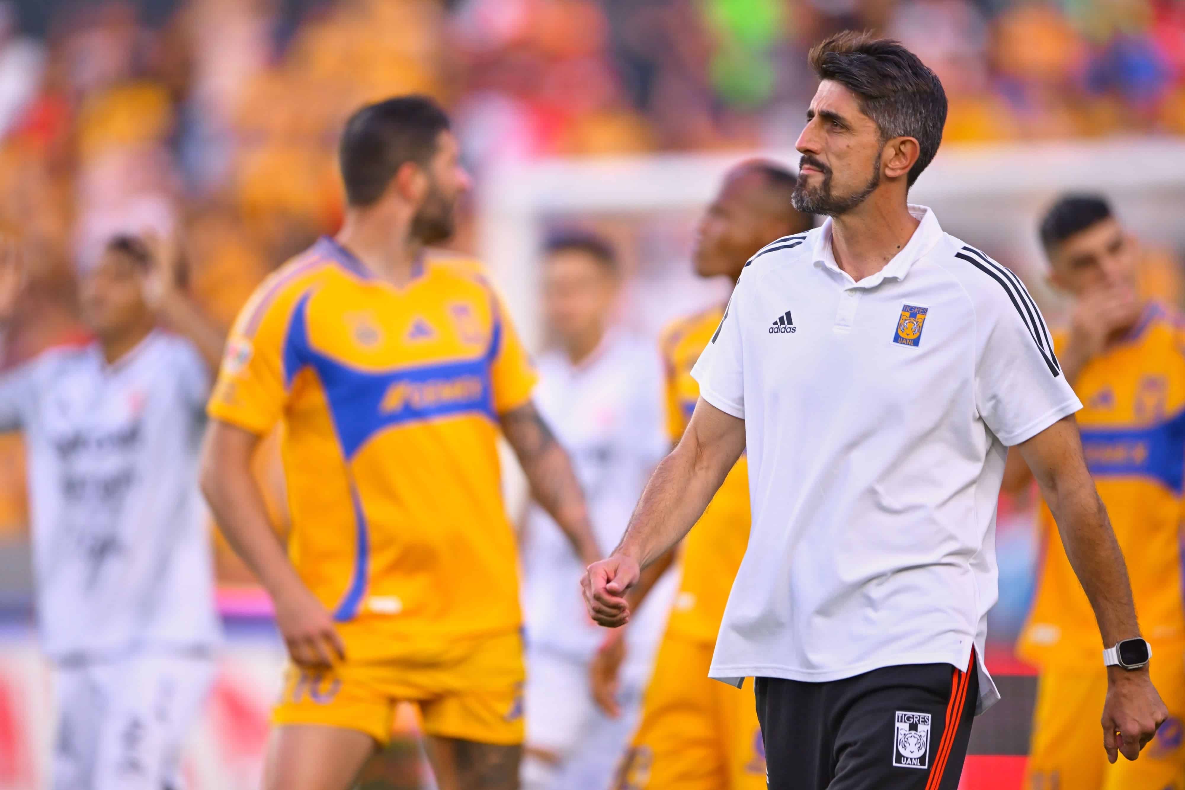 Veljko Paunovic dirige su primer partido de Liga MX con Tigres.