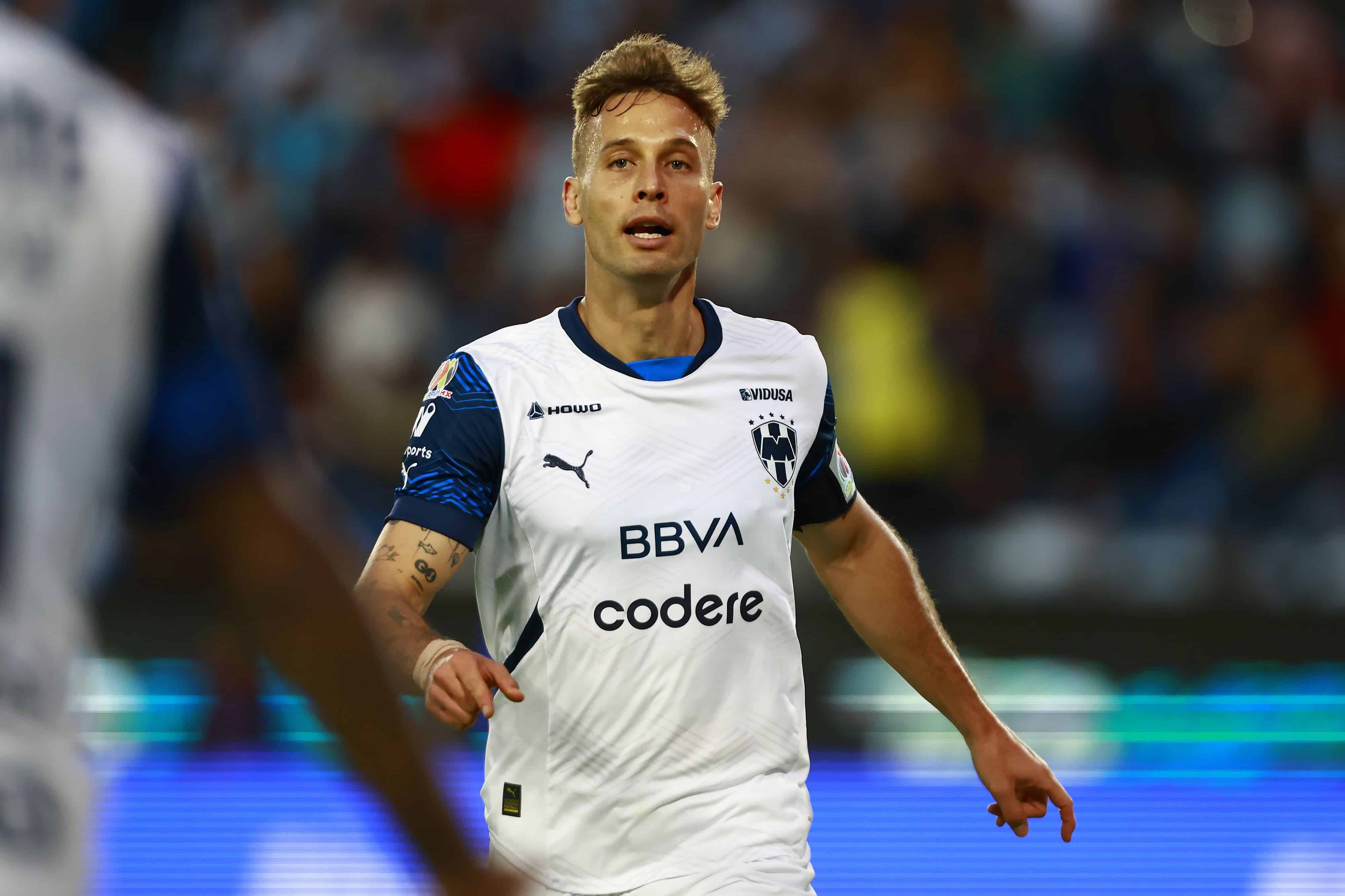 Sergio Canales abre el marcador.