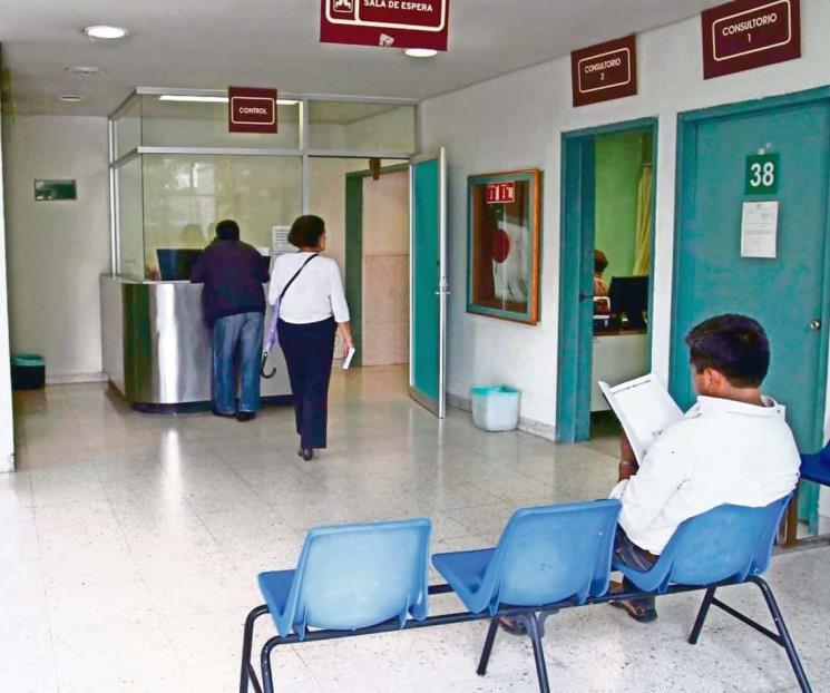 Se duplica rezago en servicios de salud en México: Coneval