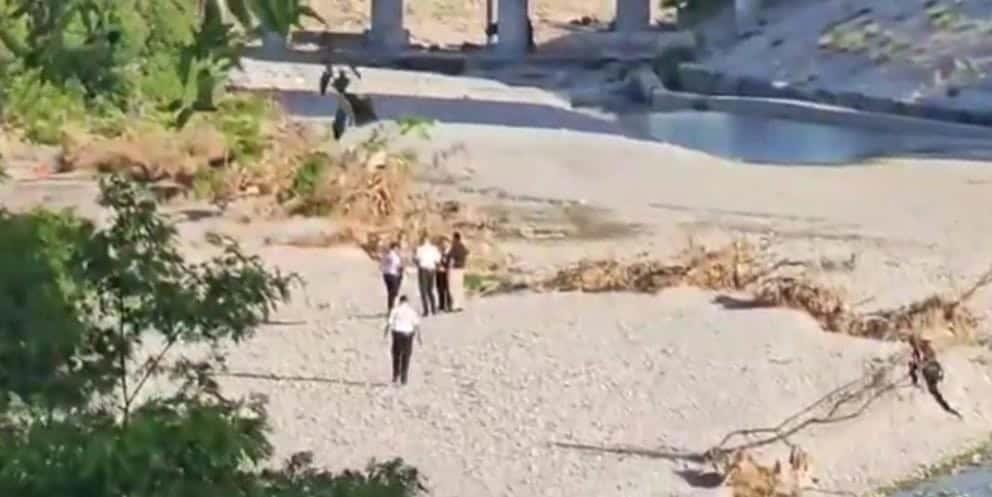 Encuentran mujer golpeada en el lecho del Río Santa Catarina Encuentran mujer golpeada en el lecho del Río Santa Catarina