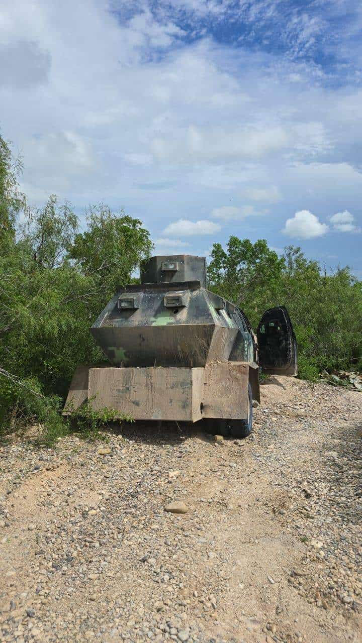 Autoridades federales y estatales, dieron un fuerte golpe a la delincuencia organizada, al asegurar 14 vehículos, entre ellos cuatro con blindaje artesanal y armas de alto poder en el municipio de China.