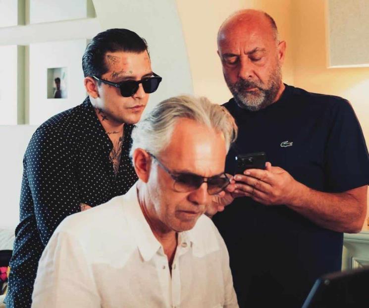 Christian Nodal canta y homenajea a Andrea Bocelli en Italia