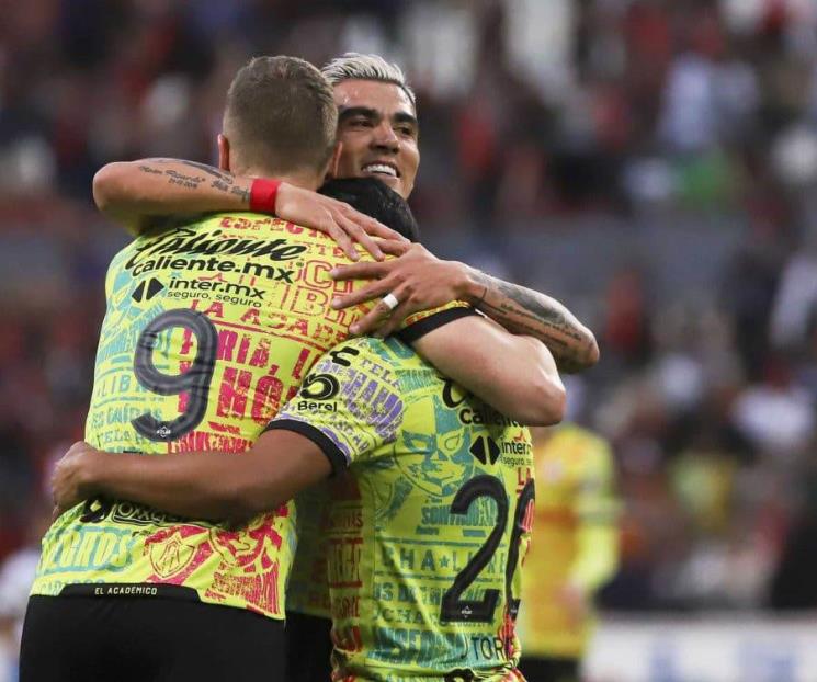 Atlas sigue invicto