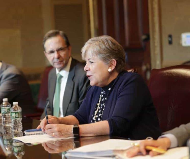 Inicia gira Bárcena para encuentro con funcionarios de EU