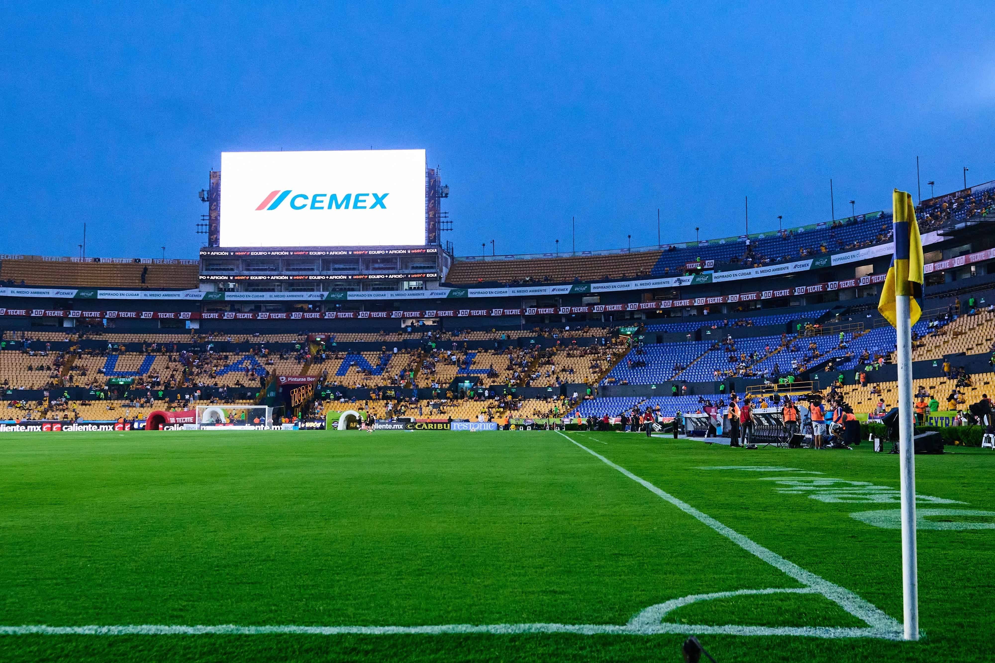 Estadio Universitario.