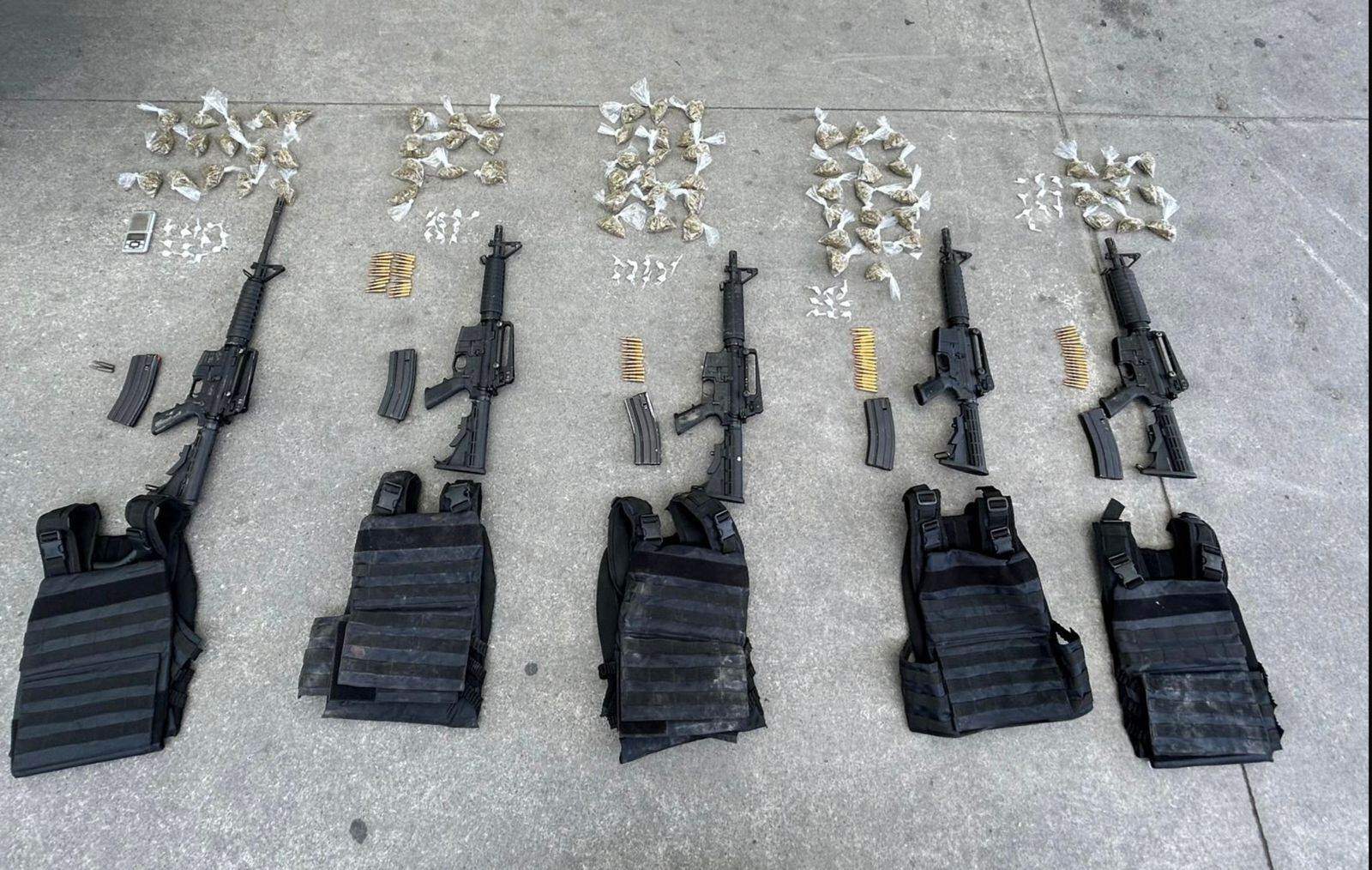 Derivado de trabajos de inteligencia, policías de Fuerza Civil realizaron la detención de cinco hombres fuertemente armados, en el Ejido Benítez en el municipio de Linares.