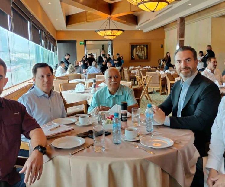 Se reúne Adrián con ex candidatos a la alcaldía de Monterrey