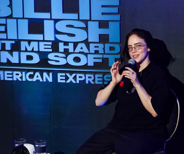 Convive Billie Eilish con fans mexicanos