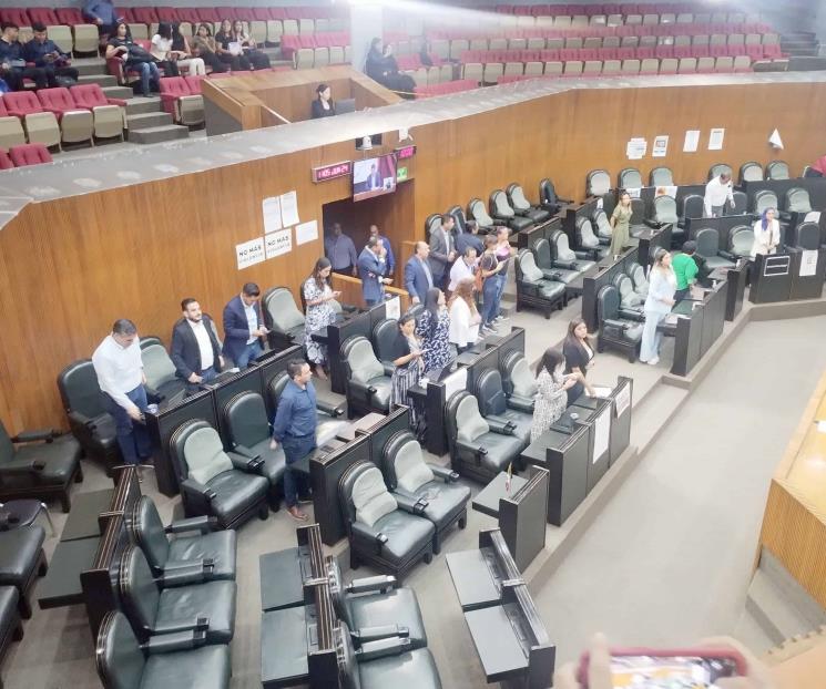 Denuncian PAN y PRI ‘compra’ de diputados para MC