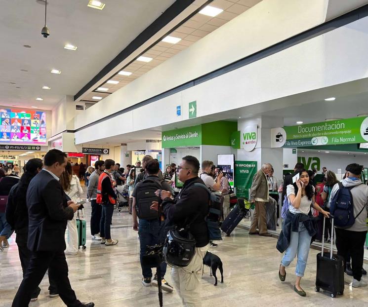Apagón informático arruina viajes en el AICM