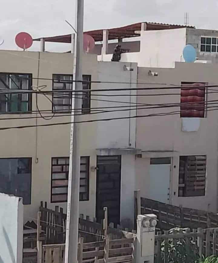 Una intensa movilización policiaca se registró en el municipio del Carmen, al reportarse detonaciones de arma de fuego en el área de la Colonia El Jaral.