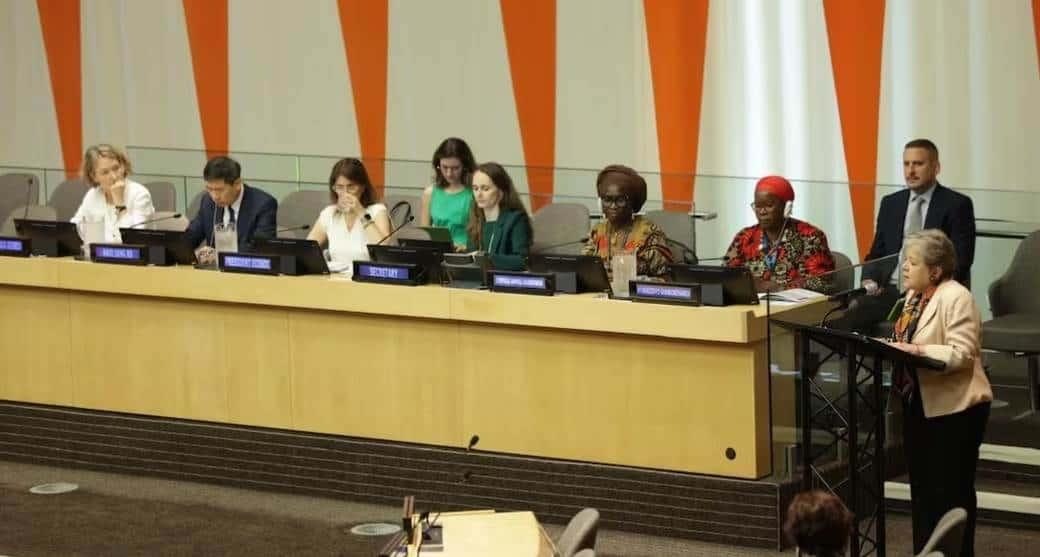 Bárcena impulsa en la ONU sistema de cuidados