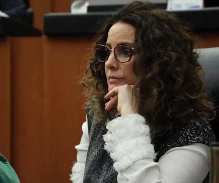 Renuncia senadora priista a bancada por reelección de ‘Alito’