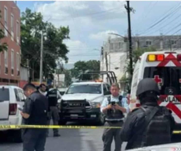 Lo asesinan frente a camioneta en Monterrey