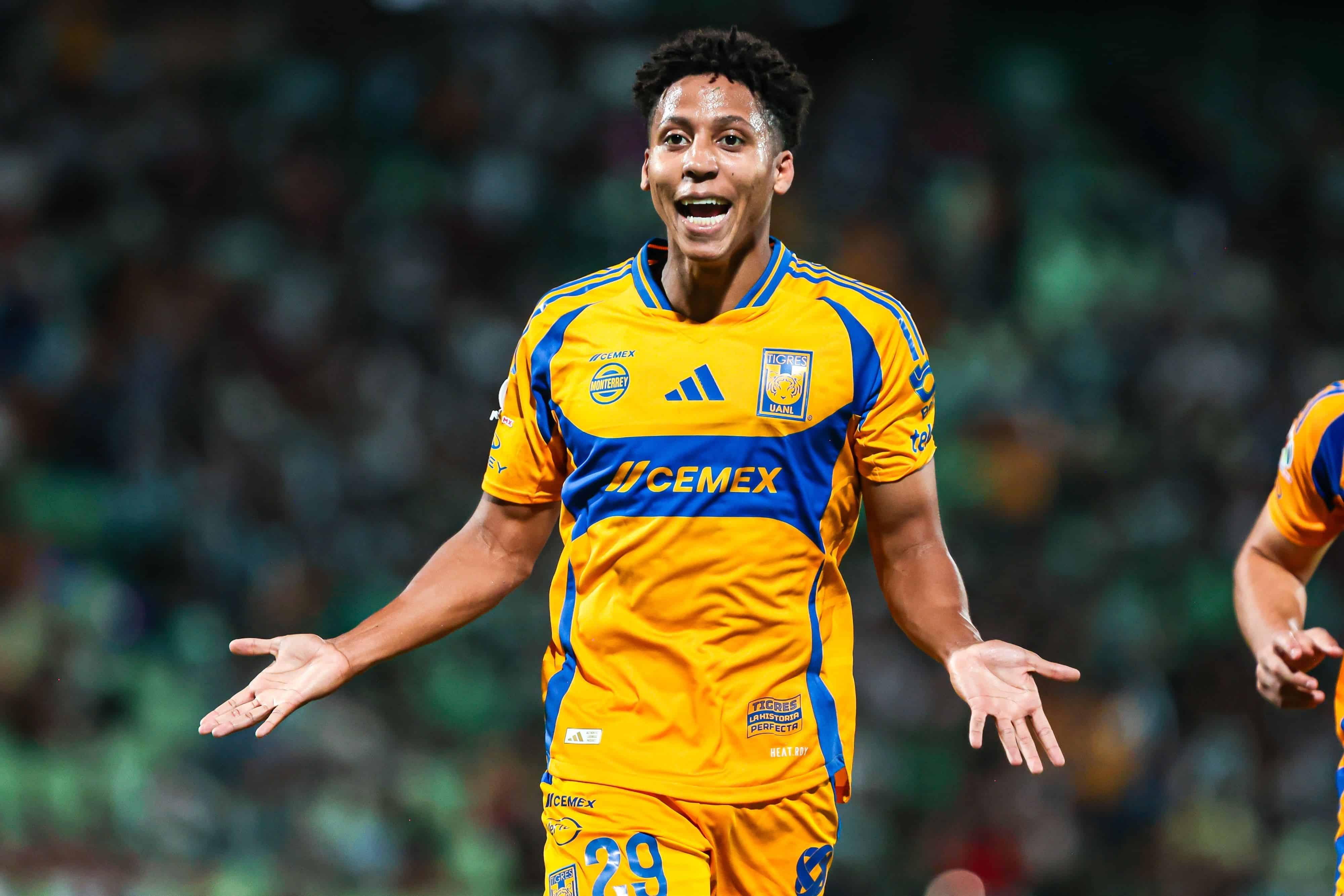 Ozziel Herrera hace el 2-0.