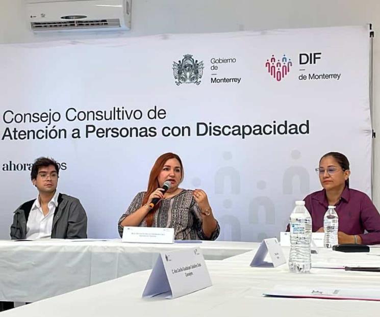 Capacitan a servidores públicos para atender a discapacitados