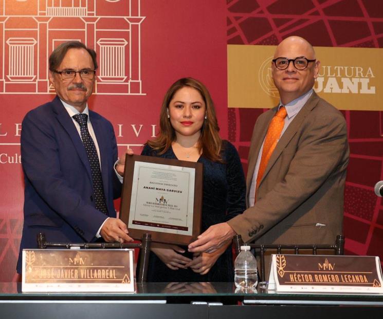 Recibe Anahí Maya el Premio Minerva Margarita Villarreal’