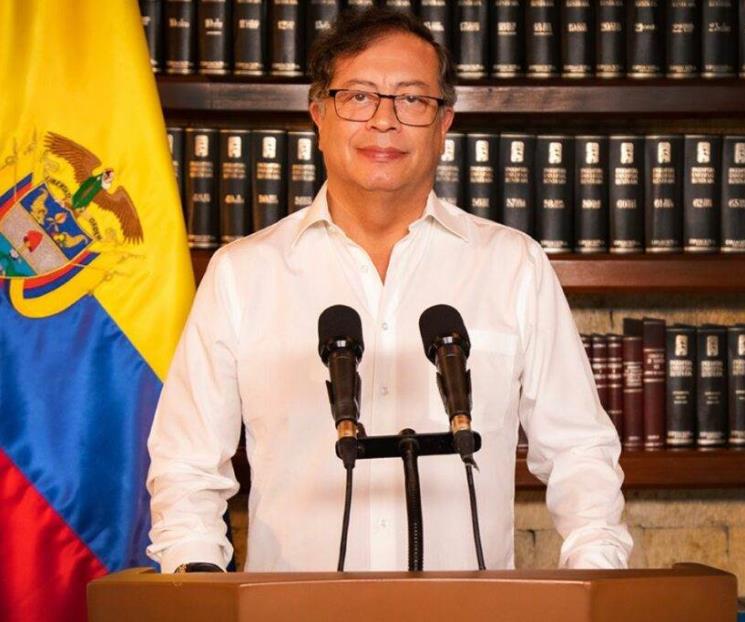 Firma Petro proyecto de ley para prohibir corridas de toros