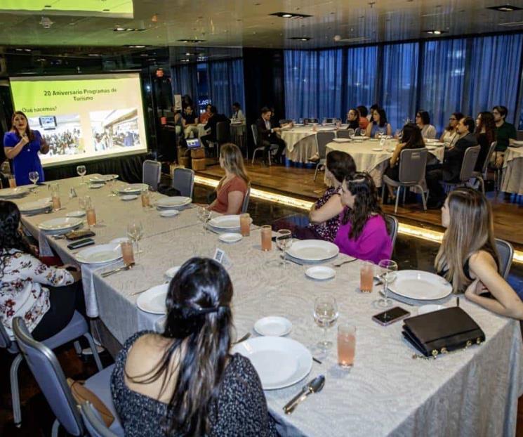 Celebran con exalumnos por XX aniversario de programa de Turismo