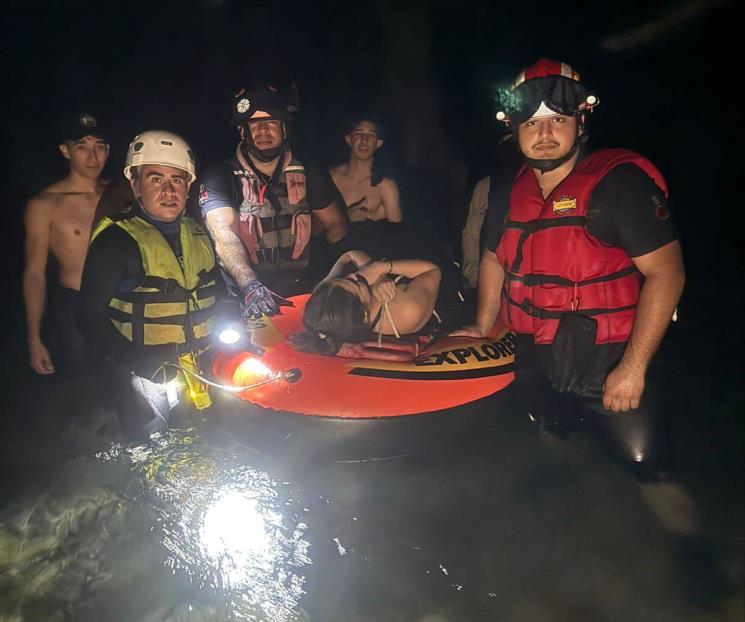 Resulta herida al sufrir una caída en el Río Ramos