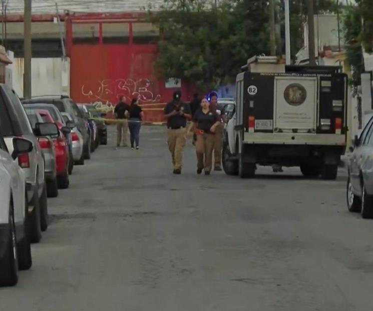 Ejecutan a hombre en San Nicolás al asomarse por ventana