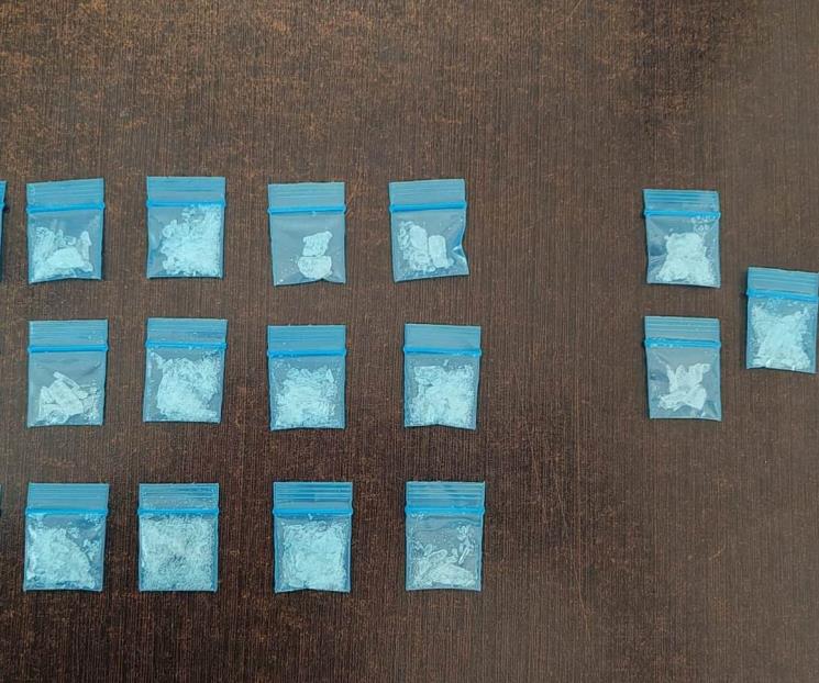 Detienen a sujeto con 20 Envoltorios de Cristal