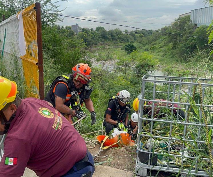 Encuentran cadáver de mujer arrastrada por el río Pesquería