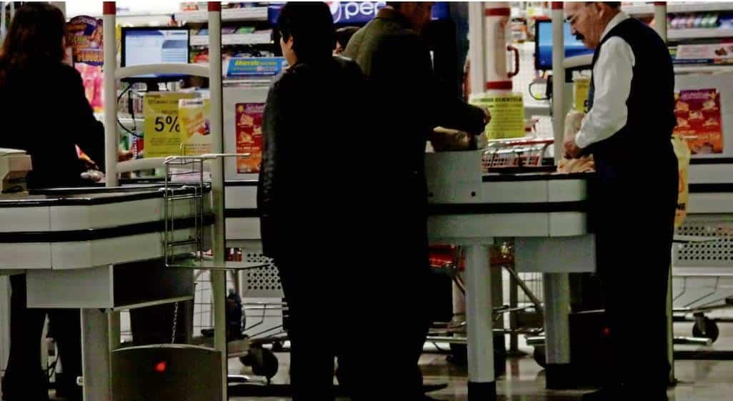 Hay 156 mil trabajadores de supermercados en pobreza