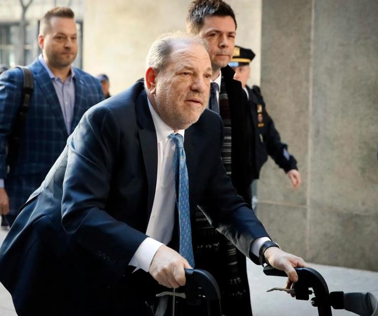 Padece Harvey Weinstein Covid y lo hospitalizan