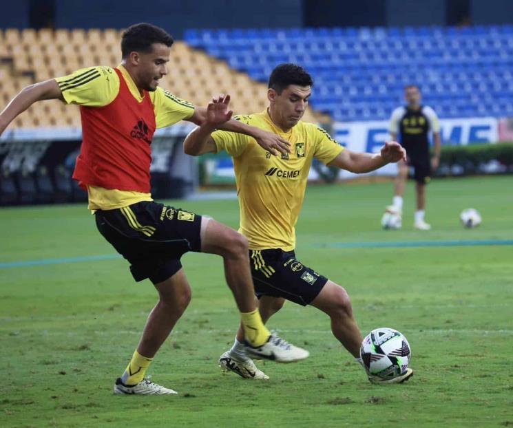 En Tigres entrenan al parejo